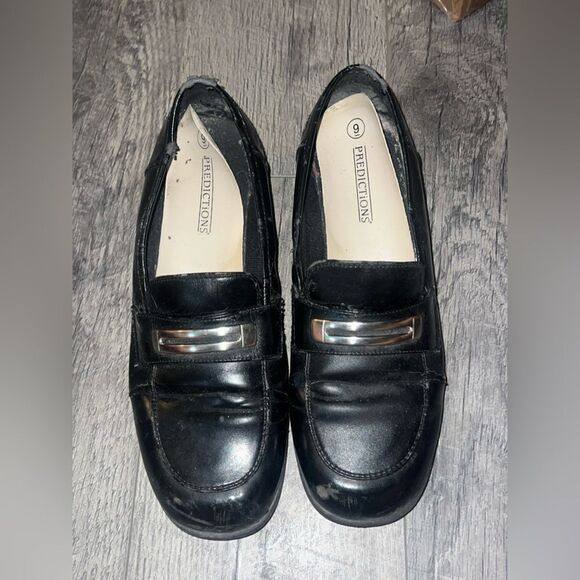 Shoes - Vintage black heel loafer
